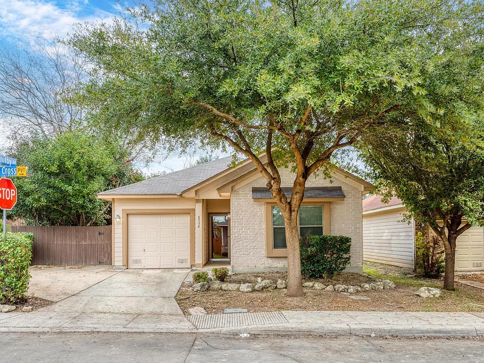 8534 Pecan Cross