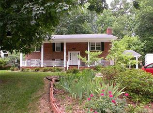924 Tanglewood Dr, Cary, NC 27511