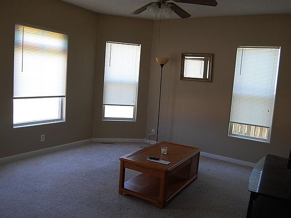2nd image of 315 W 9th St