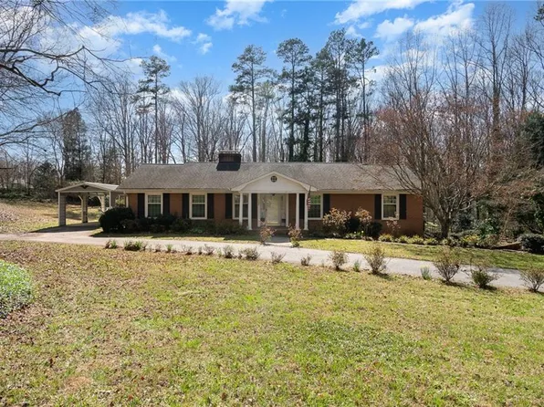 129 Twin Brook Dr, Clemmons, NC 27012
