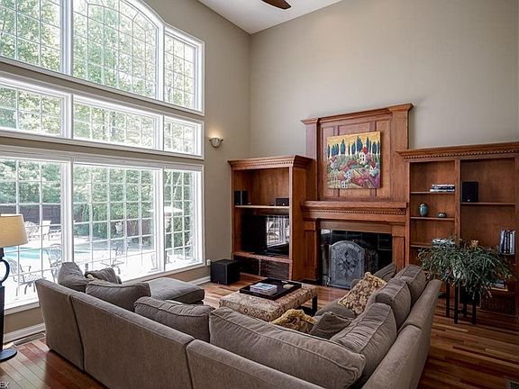 2nd image of 1425 Stone Ct