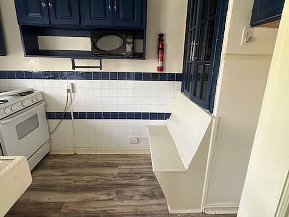 3rd image of 846 Windermere Ave