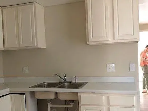 1004 W Main St, Williamston, NC