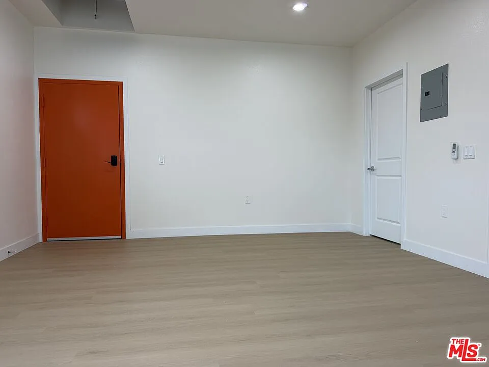 2 bed, 2.0 bath, 762 sqft, $2,300 — Photo 4