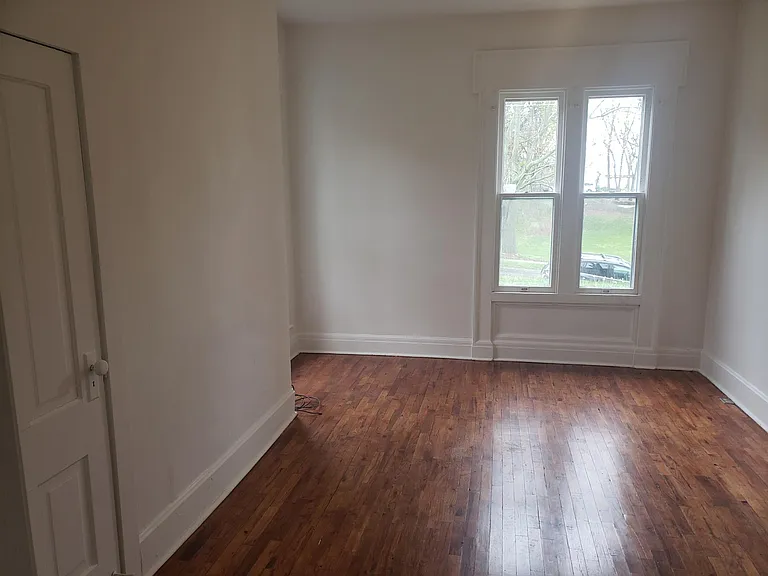 605 Hall St #2 — Photo 2