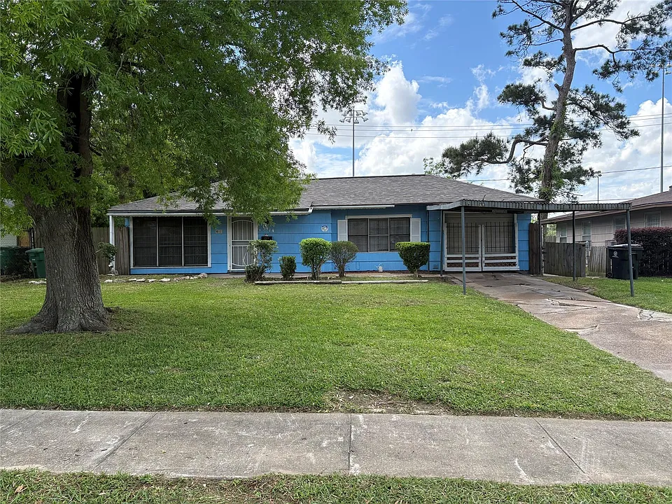 5914 Ridgeway Dr