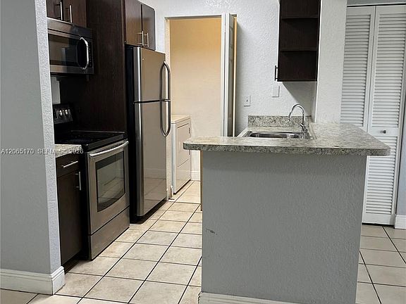 4th image of 1237 SW 46th Ave APT 801
