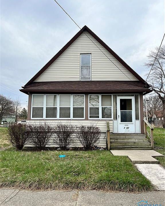 1st image of 1607 Oakwood Ave