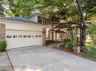5240 Herzell Woods Ct, Fairfax, VA 22032