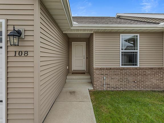 3rd image of 108 Sunset Ct