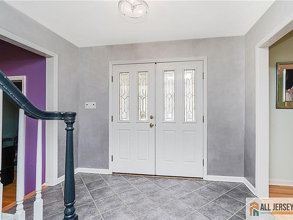 3rd image of 9 Alexander Rd