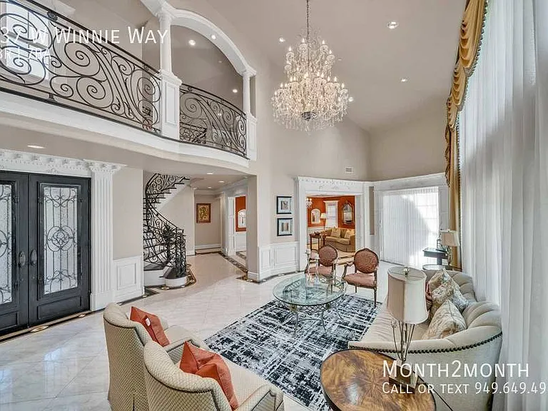 137 W Winnie Way — Photo 3