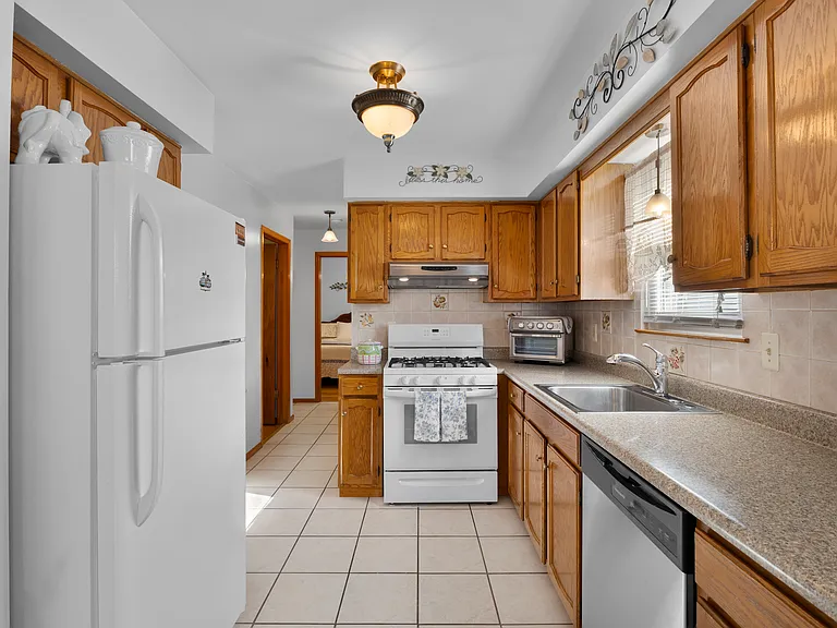 109 Cross St #1 — Photo 9