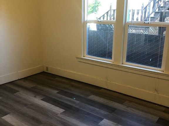 5th image of 135 Fox Ave #135