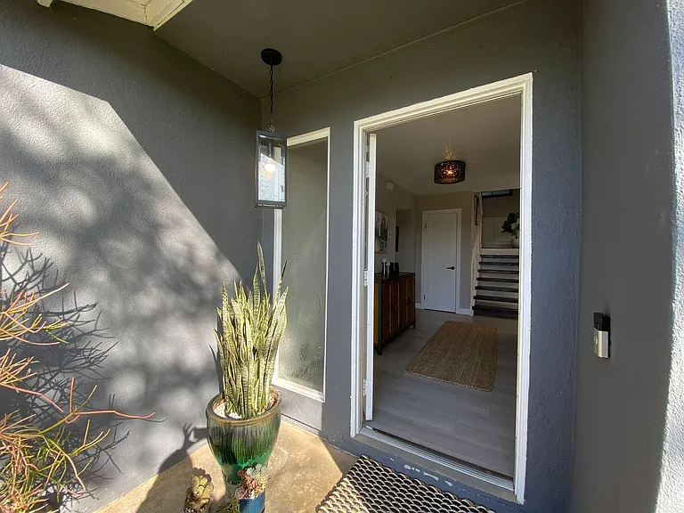 2415 Stevens Cir — Photo 3