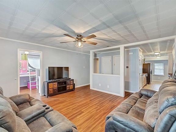 5th image of 3306 Morris Ave