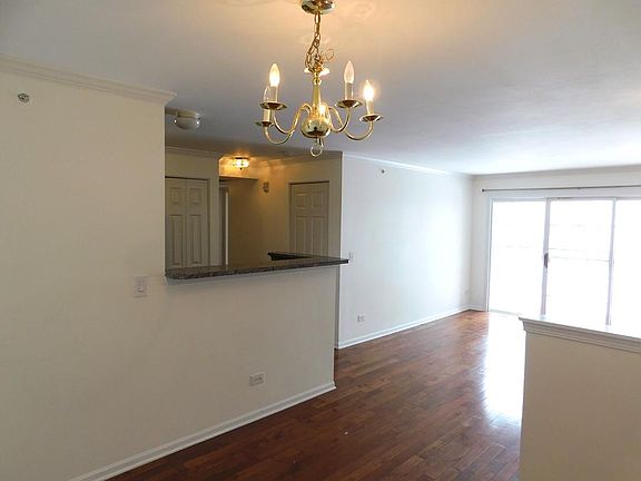 5th image of 670 Mill Cir Unit 205