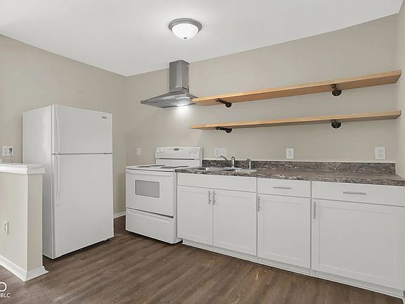 3rd image of 6028 Dickson Rd