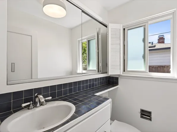 39 Donna Maria Way, Orinda, CA 94563
