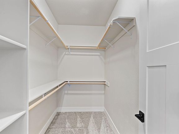 5th image of 2523 Overland Dr