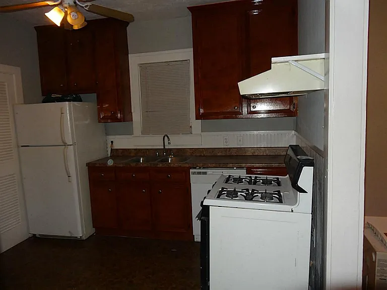 1108 Mathis St — Photo 6