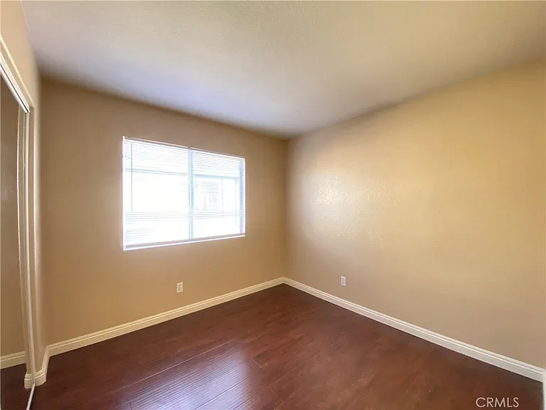 708 Hillview St — Photo 26