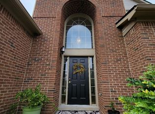 3674 Inverness Dr, Rochester, MI 48306