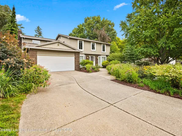 1000 Fox Hills Dr, East Lansing, MI 48823