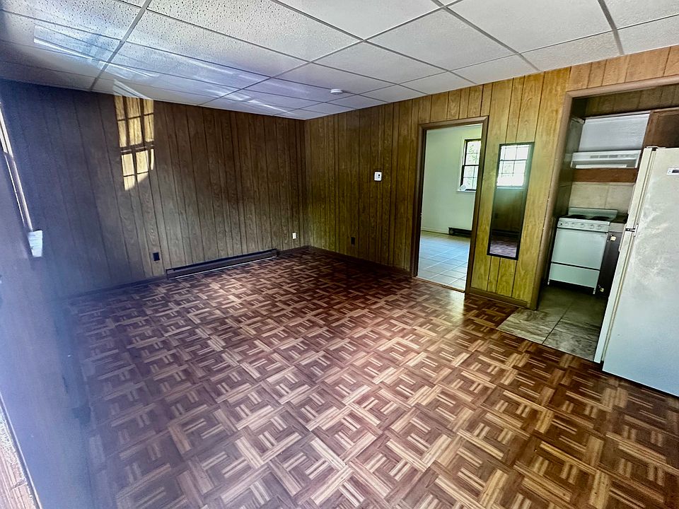 2nd image of 25390 Point Lookout Rd