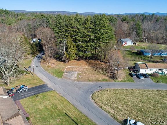 3rd image of 14 Johns Road