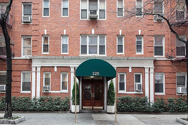 1st image of 225 E 47th St APT 4B