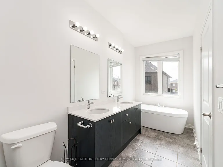 123 Schmeltzer Cres — Photo 16
