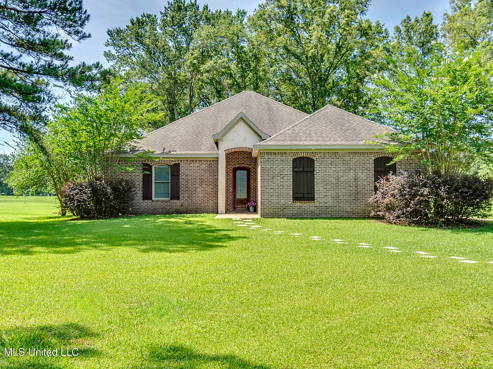 1st image of 275 Williams Dr