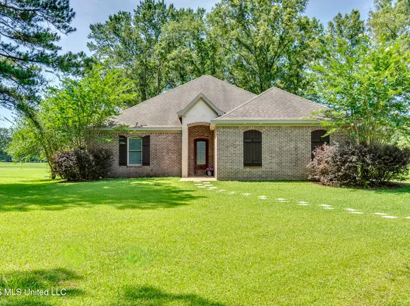 275 Williams Dr, Florence, MS 39073