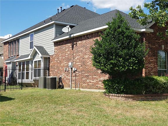 4th image of 1217 Rosemont Dr