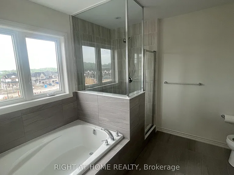 1054 Denton Dr — Photo 21