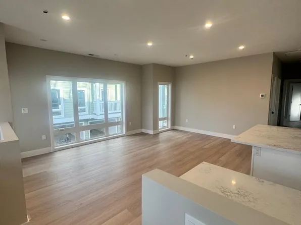 902 E Cotati Ave, Cotati, CA