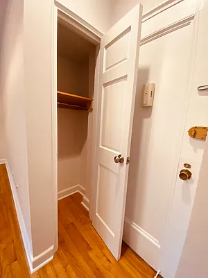 Rented by Metropolis Real Estate of Manhattan | media 18