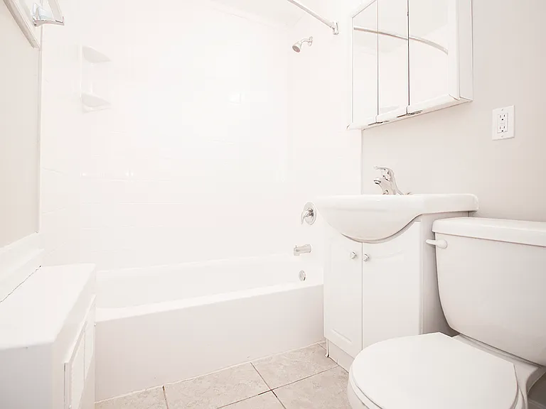 305 Marion St #3 — Photo 16