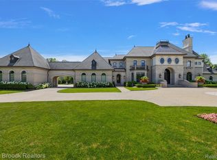 5466 Orchard Ridge Dr, Rochester, MI 48306