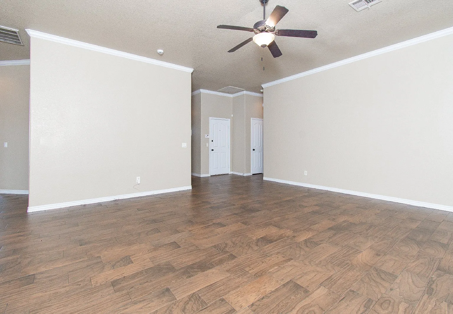 4 bed, 2.0 bath, 1816 sqft, $1,725 — Photo 4