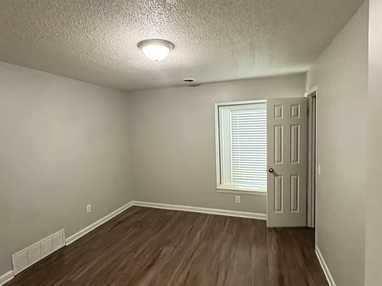 4244 Chesapeake Way — Photo 12