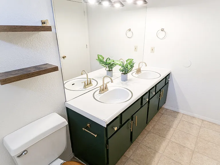 4100 E Mission Ln #D — Photo 9