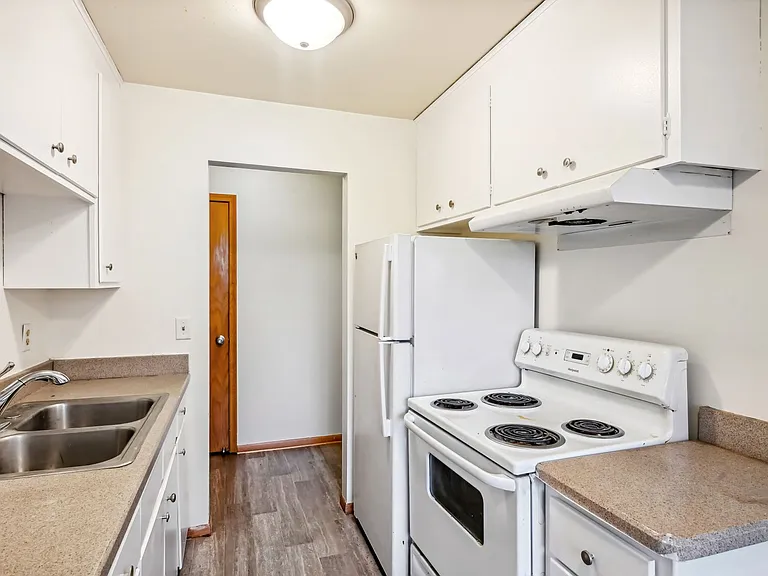 Unity View Apartments - 476 75th Ave NE — Photo 9
