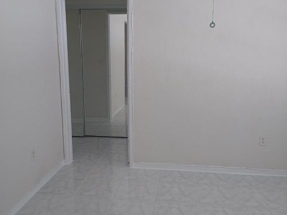 4th image of 550 NE 82nd Ter APT 4