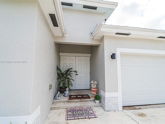 5th image of 2802 Washington Dr