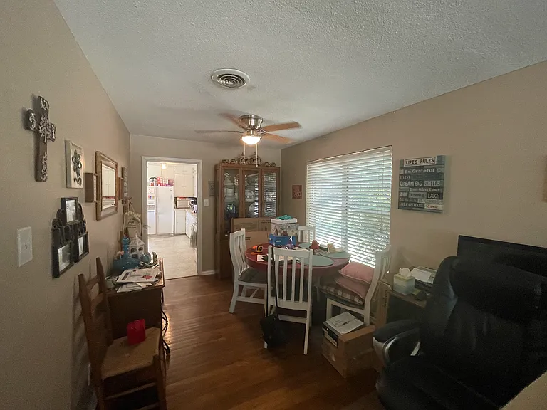 1419 Linden Dr — Photo 6