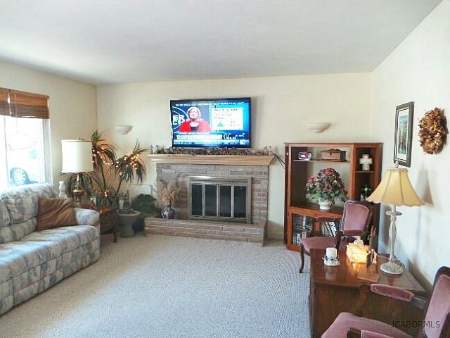1st image of 912 Westwood Dr