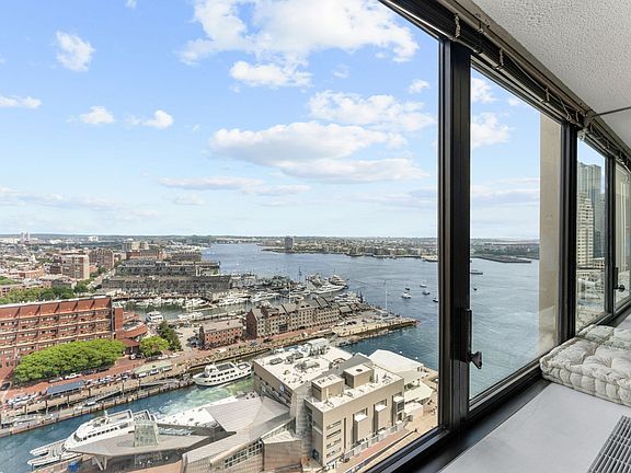 3rd image of 85 E India Row APT 25A