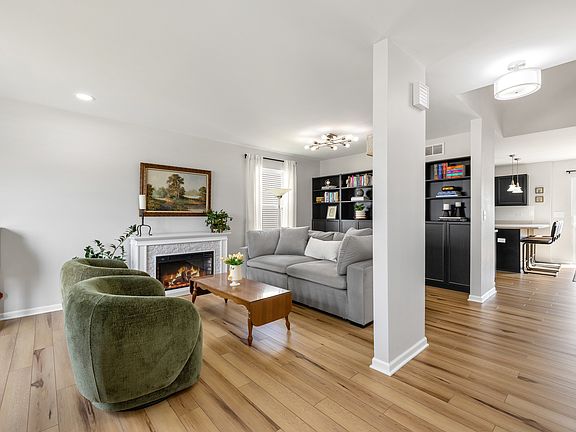 4th image of 289 W Daisy Cir